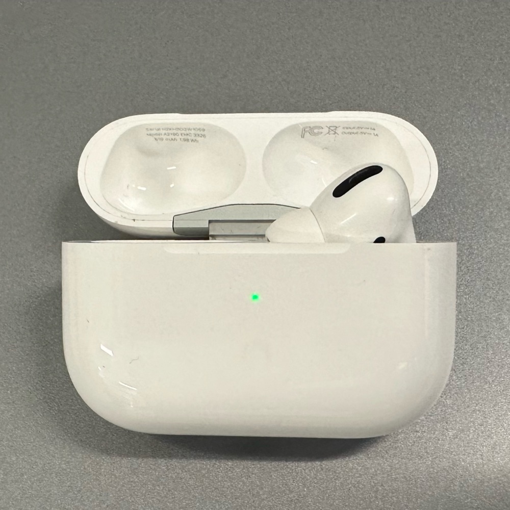 Apple AirPods Pro (Gen 1)